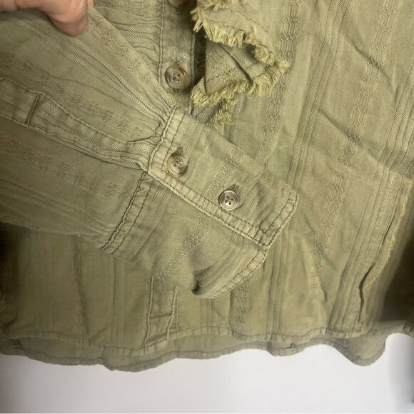 Free People Ruffled Up Shirt NWOT Green Small - Picture 9 of 10